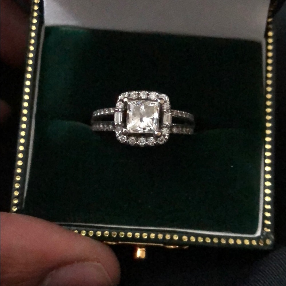 Lady’s Diamond Engagement Ring